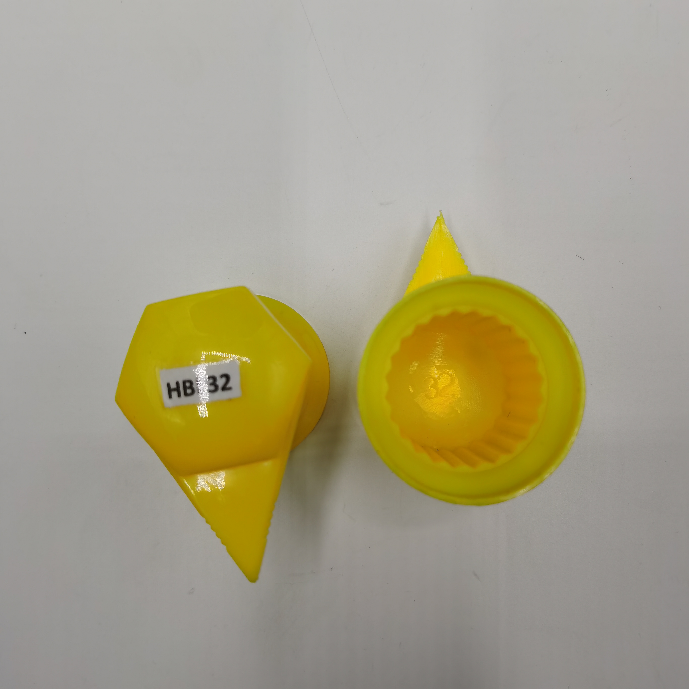 LUG CHECK LUG NUT COVER WITH LOOSE LUG NUT INDICATOR 32MM