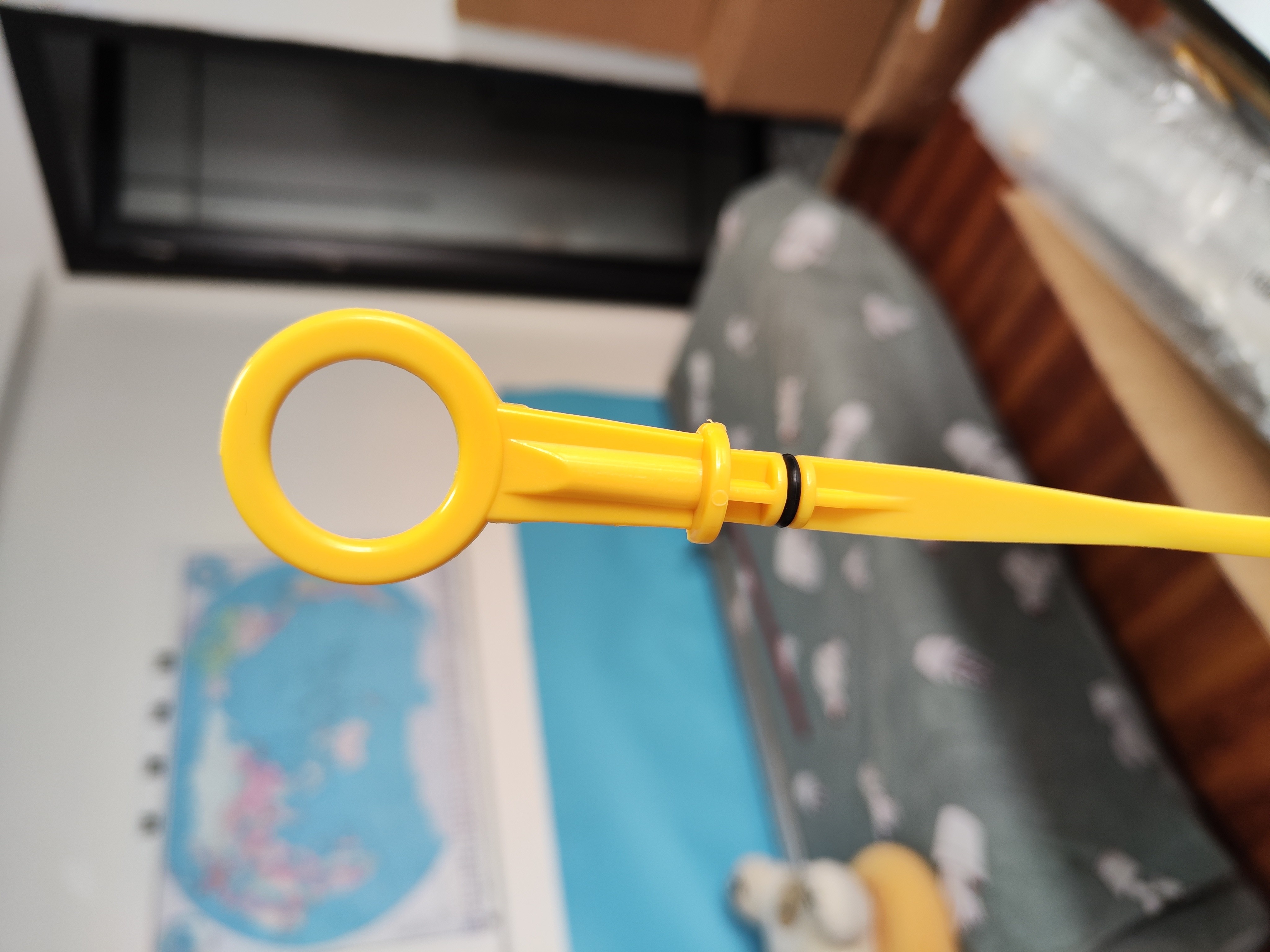 Auto parts Oil Level Dipstick OE 7700109565 7700273904 7701067122